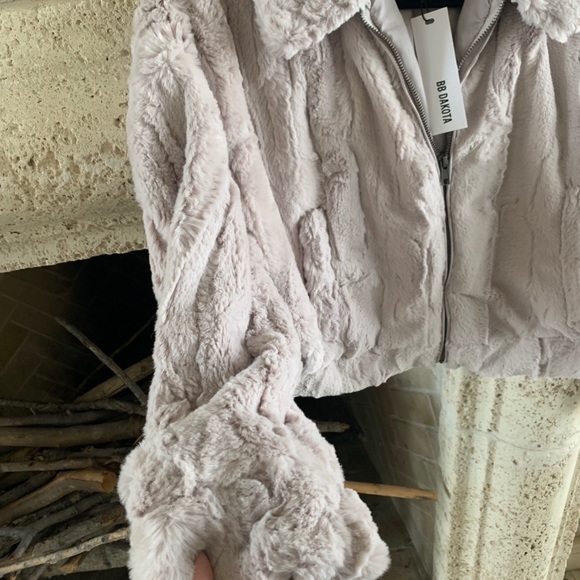 BB Dakota Faux Fur Bomber Jacket with Collar - Picture 4 of 7